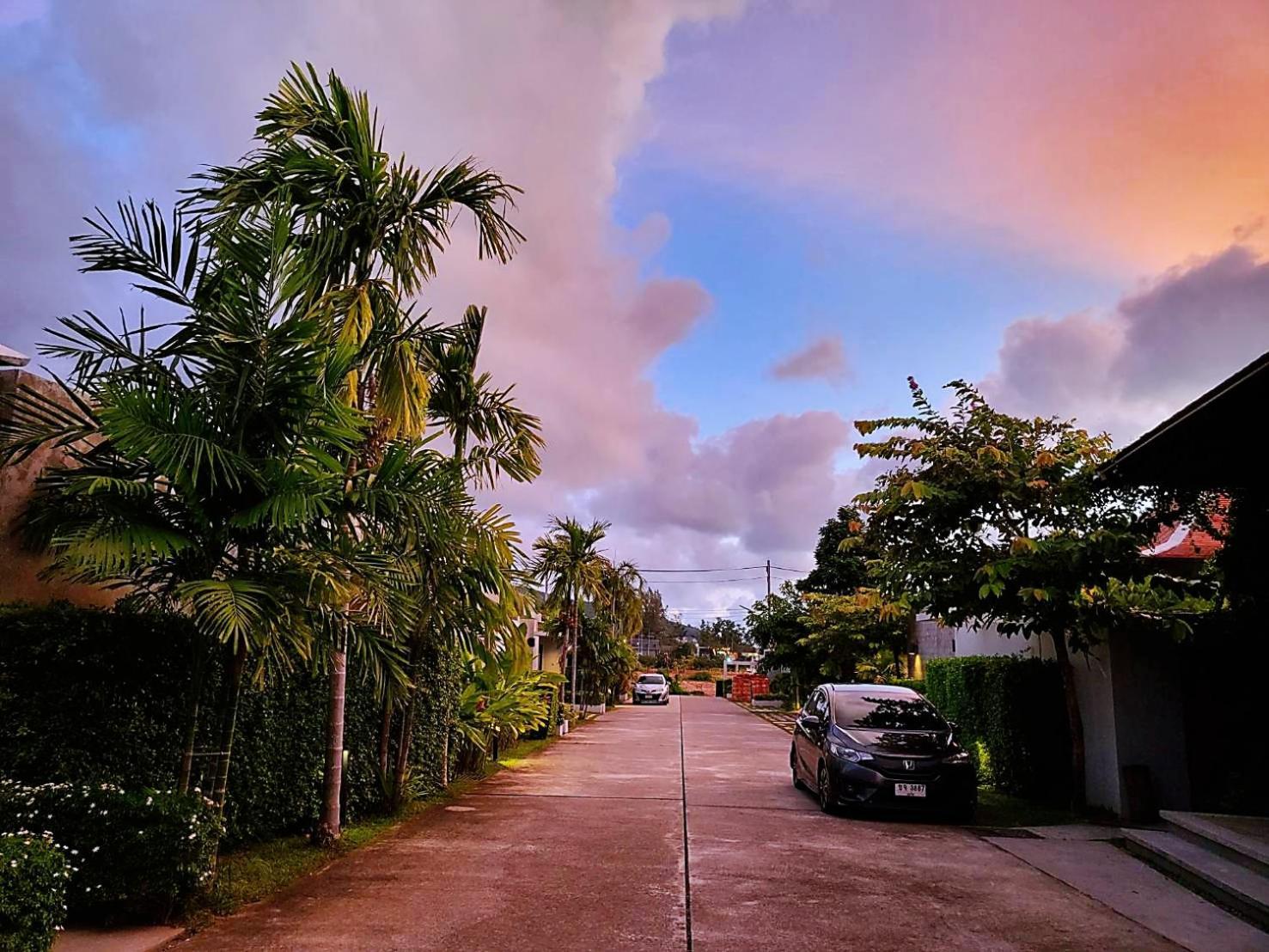 E Villa Near Bangtao Beach ,普吉高端社区邦涛区度假村私人泳池别墅 Praia de Bang Tao Exterior foto